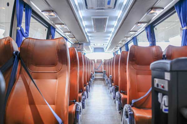 年會、活動、團建租大巴車?商務用車服務怎么選?