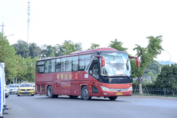 企業(yè)選擇（大巴車(chē)租車(chē)平臺(tái)）怎么用車(chē)劃算？